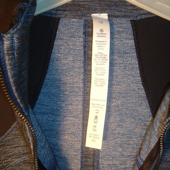 Lululemon Define Navy w/black shoulders Jacket Size 10 (denim-look spandex) - Picture 3 of 5